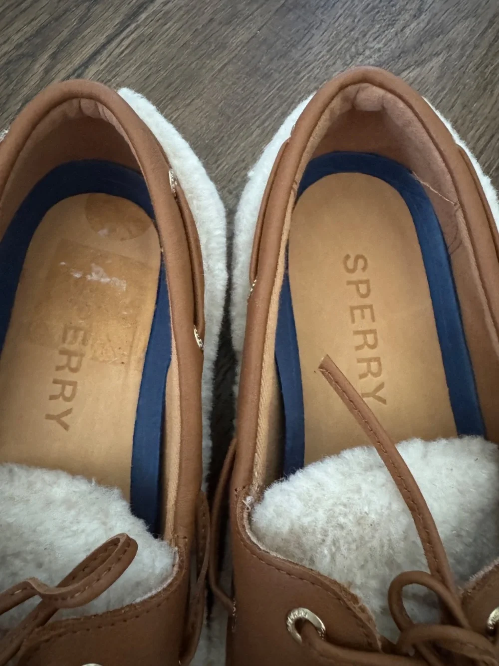 Sperry Women's Cream Faux-Sherpa Moccasin with Tan Trim NWOT